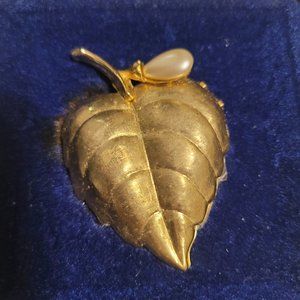 Avon Vintage Gold Tone Locket Leaf Pearl Brooch